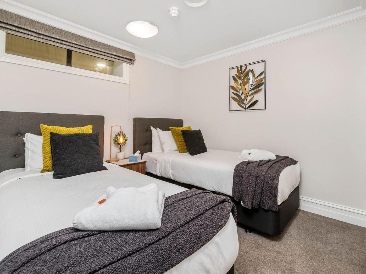 Central Luxury At 408 The Beacon Queenstown Exterior photo